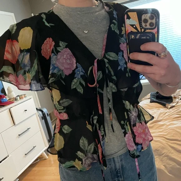 TOPSHOP "Frieda Floral Ruffle Tie Top" - Picture 6 of 6